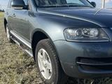 Volkswagen Touareg 2006 года за 6 900 000 тг. в Актобе