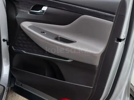 Hyundai Santa Fe 2020 года за 13 100 000 тг. в Алматы – фото 17