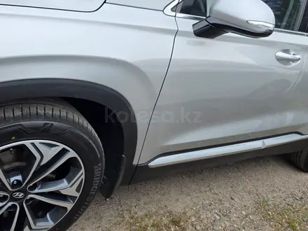 Hyundai Santa Fe 2020 года за 13 100 000 тг. в Алматы – фото 3