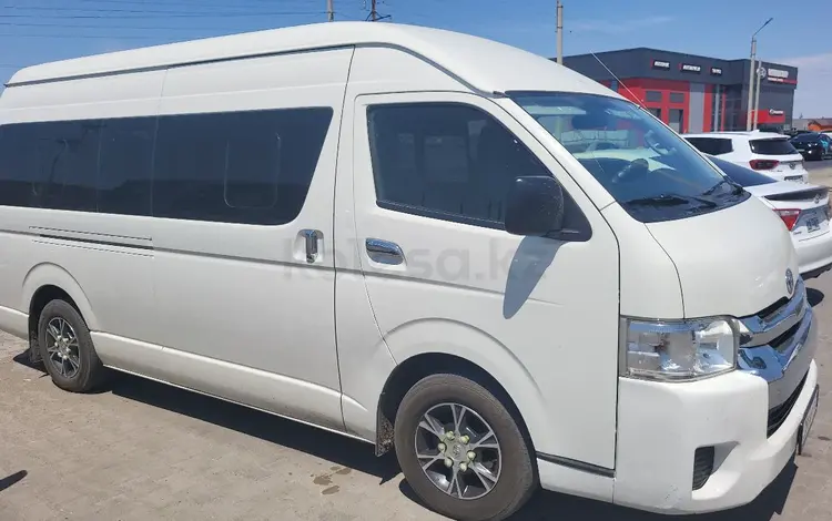 Toyota Hiace 2019 годаfor16 000 000 тг. в Атырау