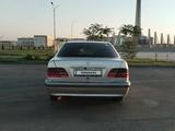 Mercedes-Benz E 320 1996 года за 1 500 000 тг. в Тараз – фото 2