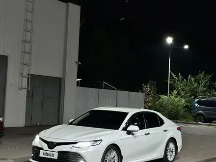 Toyota Camry 2020 года за 14 500 000 тг. в Кызылорда – фото 2