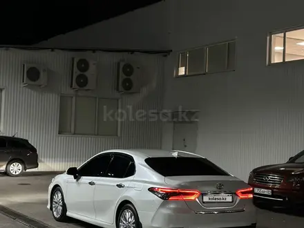 Toyota Camry 2020 года за 14 500 000 тг. в Кызылорда – фото 3