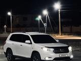 Toyota Highlander 2011 года за 12 000 000 тг. в Актау – фото 2