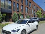 Hyundai Sonata 2023 годаүшін9 999 999 тг. в Алматы – фото 2