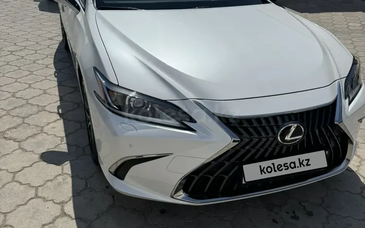 Lexus ES 250 2022 годаfor21 500 000 тг. в Актау