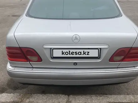 Mercedes-Benz E 200 1997 года за 2 500 000 тг. в Астана – фото 7