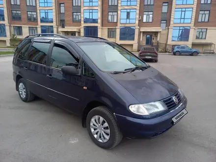 Volkswagen Sharan 1997 года за 2 700 000 тг. в Астана – фото 3