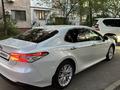 Toyota Camry 2018 года за 13 800 000 тг. в Алматы – фото 3