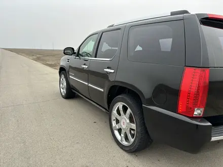 Cadillac Escalade 2008 года за 9 000 000 тг. в Атырау – фото 3