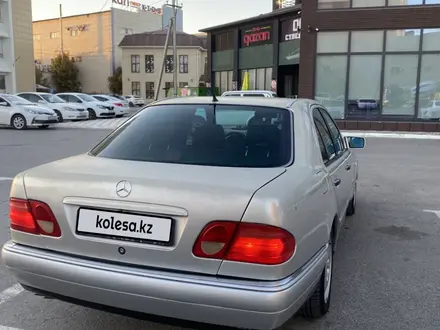 Mercedes-Benz E 280 1998 года за 3 900 000 тг. в Кызылорда – фото 4