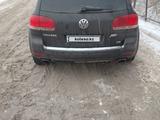 Volkswagen Touareg 2004 года за 4 000 000 тг. в Актобе – фото 4