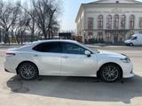 Toyota Camry 2018 года за 14 000 000 тг. в Алматы – фото 3