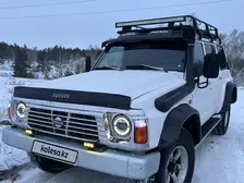 Nissan Patrol, 1990