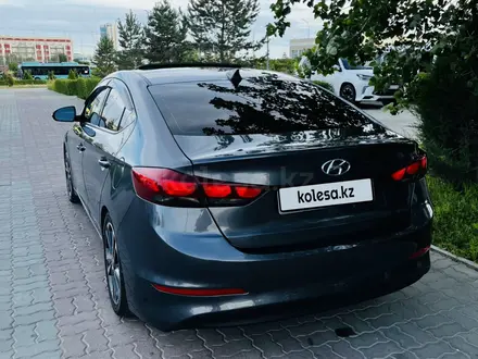 Hyundai Elantra 2018 года за 7 500 000 тг. в Актау – фото 2