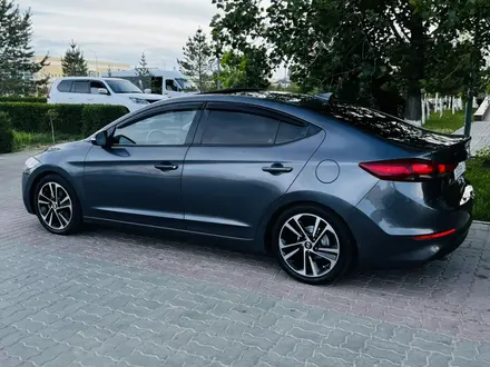 Hyundai Elantra 2018 года за 7 500 000 тг. в Актау