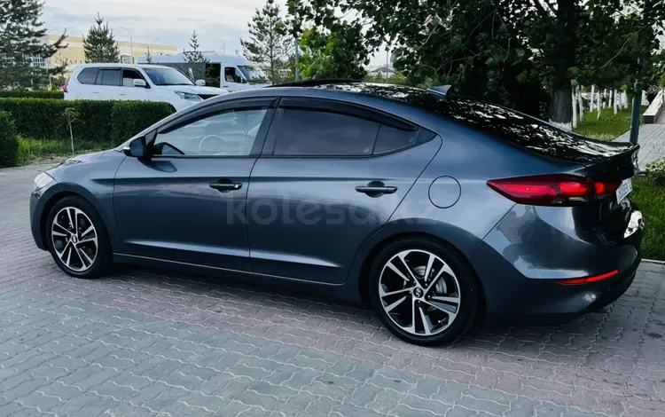 Hyundai Elantra 2018 года за 7 500 000 тг. в Актау