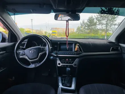 Hyundai Elantra 2018 года за 7 500 000 тг. в Актау – фото 5