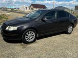 Volkswagen Passat 2006 годаүшін3 000 000 тг. в Атырау – фото 2