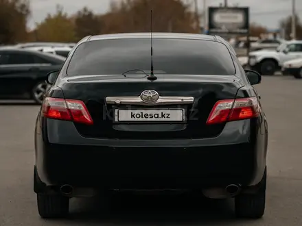 Toyota Camry 2010 года за 6 000 000 тг. в Уральск – фото 2