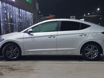 Hyundai Elantra 2018 года за 6 900 000 тг. в Алматы