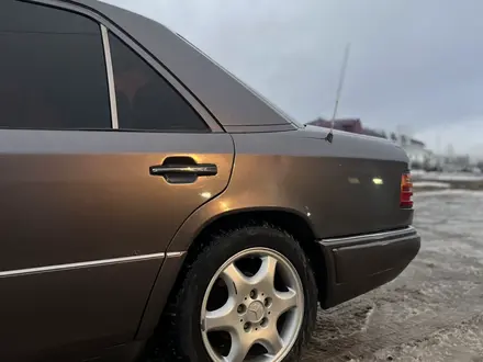 Mercedes-Benz E 200 1993 года за 1 550 000 тг. в Караганда – фото 9