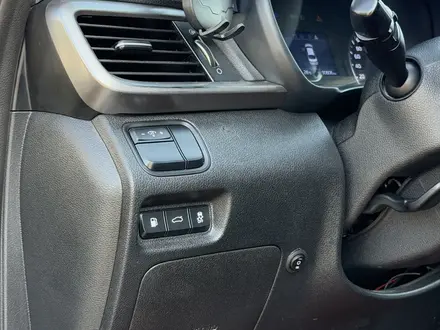 Kia K5 2021 года за 9 200 000 тг. в Алматы – фото 17