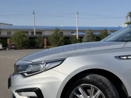 Kia K5 2021 года за 9 200 000 тг. в Алматы – фото 36