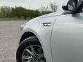 Kia K5 2021 года за 9 200 000 тг. в Алматы – фото 70