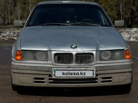 BMW 320 1992 года за 800 000 тг. в Астана – фото 2