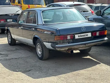 Mercedes-Benz E 200 1982 года за 2 500 000 тг. в Усть-Каменогорск – фото 3