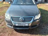Volkswagen Passat 2005 годаүшін2 800 000 тг. в Алматы
