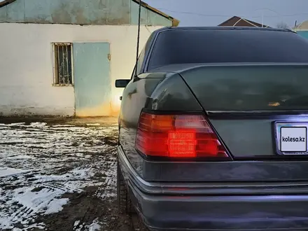 Mercedes-Benz E 220 1993 года за 1 550 000 тг. в Жалагаш