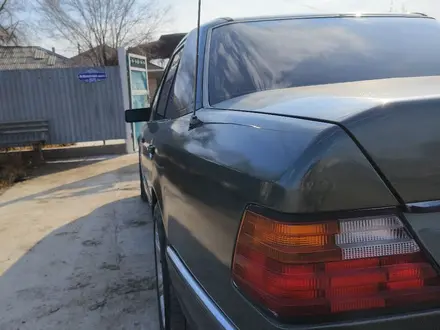 Mercedes-Benz E 220 1993 года за 1 550 000 тг. в Жалагаш – фото 5