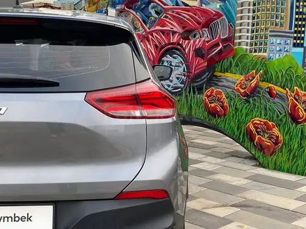 Chevrolet Tracker 2022 года за 6 390 000 тг. в Алматы – фото 17