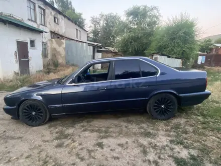 BMW 520 1991 года за 1 309 408 тг. в Алматы – фото 3