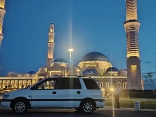 Mitsubishi Space Wagon, 1995