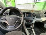 Hyundai Elantra 2016 годаfor4 700 000 тг. в Уральск – фото 3