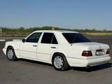 Mercedes-Benz E 320 1994 годаfor3 800 000 тг. в Талдыкорган – фото 3