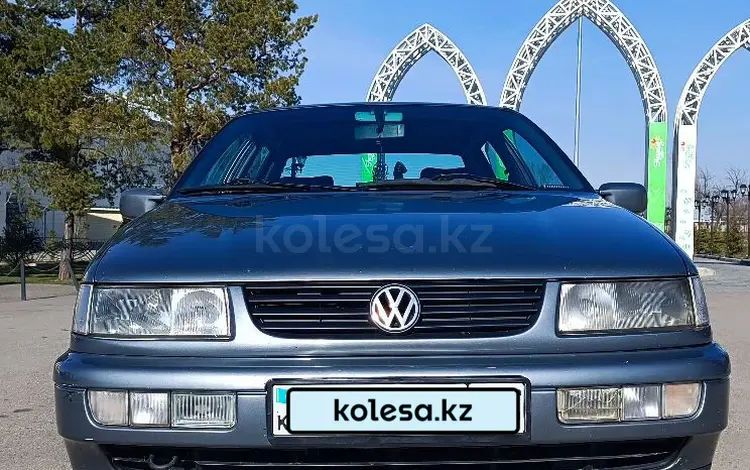 Volkswagen Passat 1994 годаүшін2 100 000 тг. в Алматы