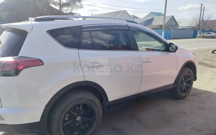 Toyota RAV4 2018 годаүшін9 300 000 тг. в Актобе