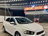 Chevrolet Aveo 2013 года за 2 900 000 тг. в Атырау – фото 2