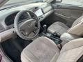 Toyota Camry 2005 годаүшін5 500 000 тг. в Алматы – фото 14