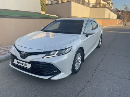 Toyota Camry 2018 года за 11 700 000 тг. в Актау