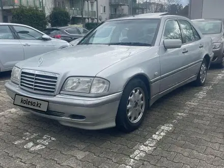 Mercedes-Benz C 240 1999 года за 950 000 тг. в Алматы – фото 2