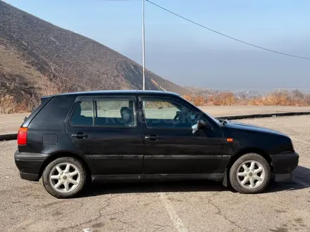 Volkswagen Golf 1995 года за 1 500 000 тг. в Алматы – фото 4