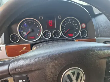 Volkswagen Touareg 2006 года за 5 300 000 тг. в Астана – фото 6