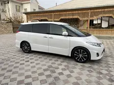 Toyota Estima, 2012