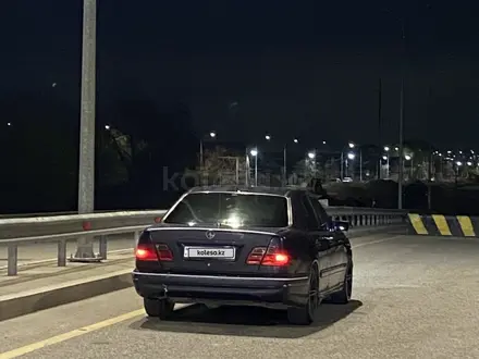 Mercedes-Benz E 320 1998 года за 3 000 000 тг. в Алматы – фото 11