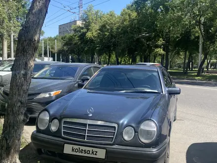 Mercedes-Benz E 320 1998 года за 3 000 000 тг. в Алматы